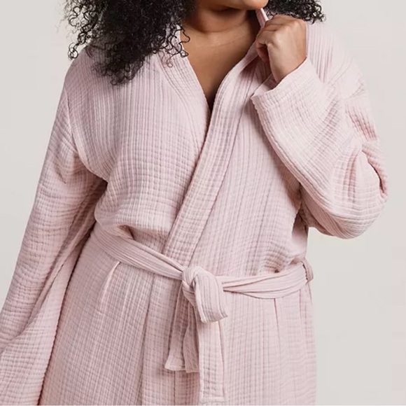 Parachute Luxury Cloud Cotton Robe in Blush Pink - Picture 2 of 9